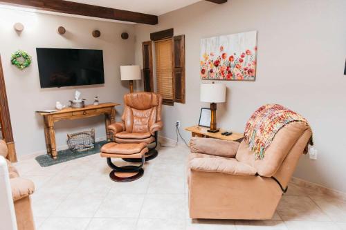 Green Valley House | Calle Condo