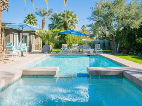 Palm Springs House | Canary Palms