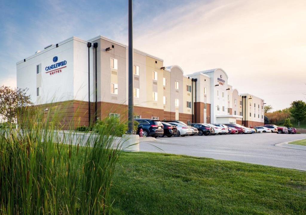 Bellevue Hotel | Candlewood Suites Bellevue by IHG