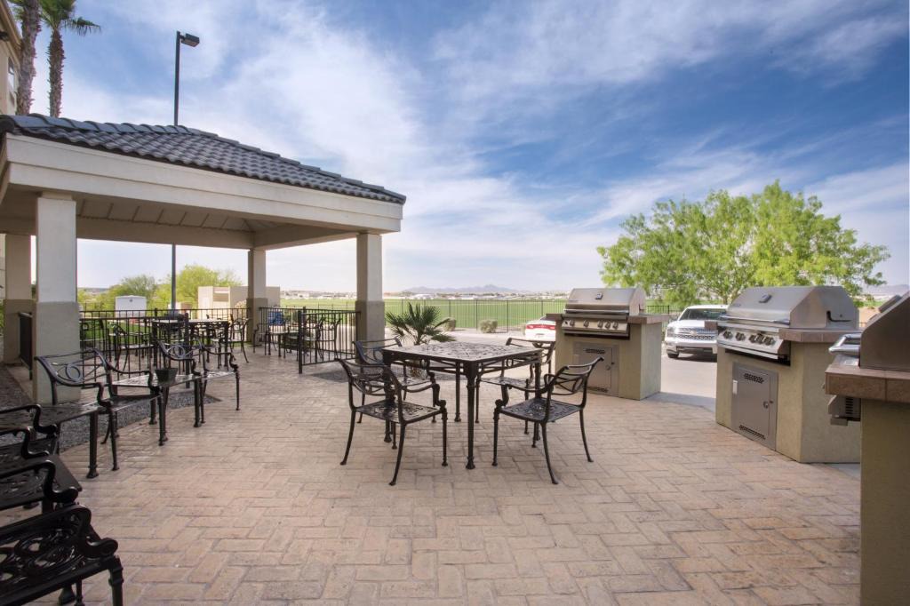Yuma Hotel | Candlewood Suites Yuma by IHG