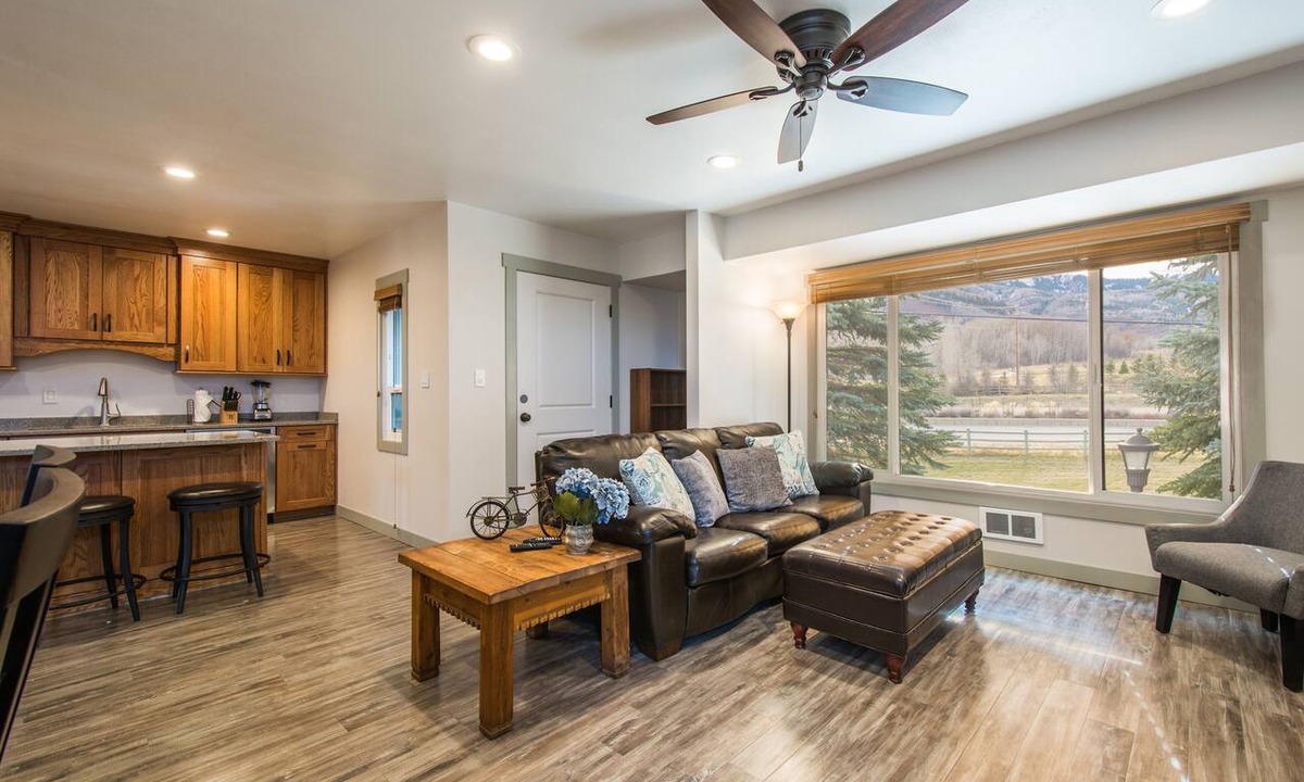 South Snyderville Basin Condo | Canyons View 20: 2 bedroom 2 bath nicely updated condo