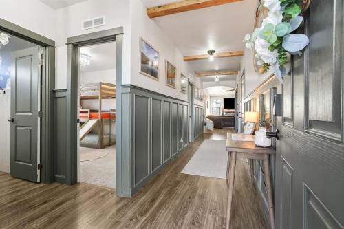 Caldwell House | Casa Enclave GUEST HOUSE