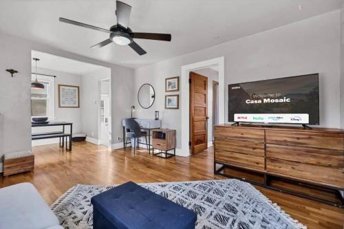 Central Colorado Springs House | Casa Mosaic Executive Rental 3bedroom Smart TV