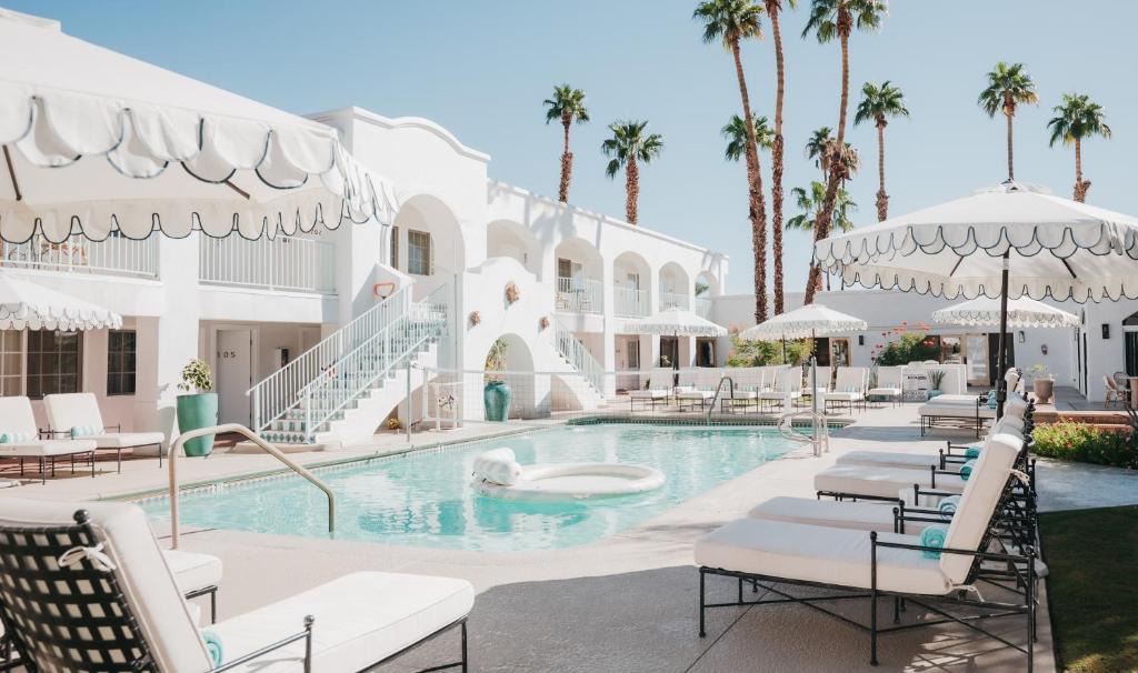 Uptown Design District Hotel | Casa Palma Hotel & Bungalows