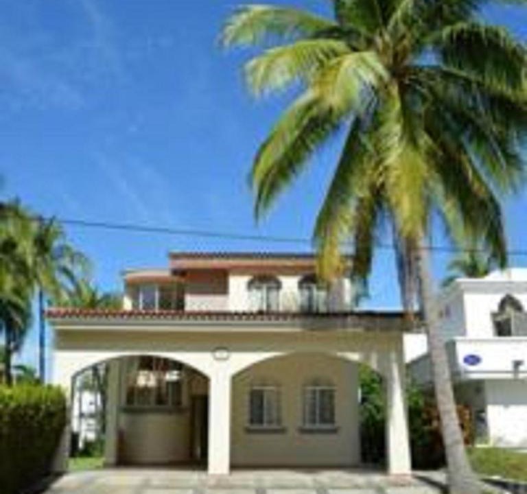 Club Santiago House | Casa Paradise