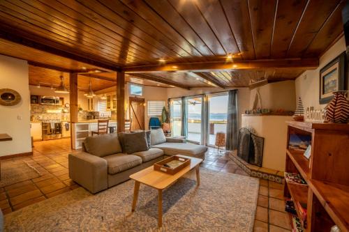 Ensenada Villa | Casa Patron - Cozy fun on the beach