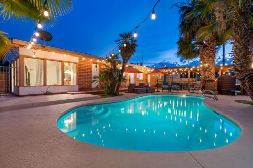 Tucson House | Casa Serena Pool Spa Putting Green & Yoga Room