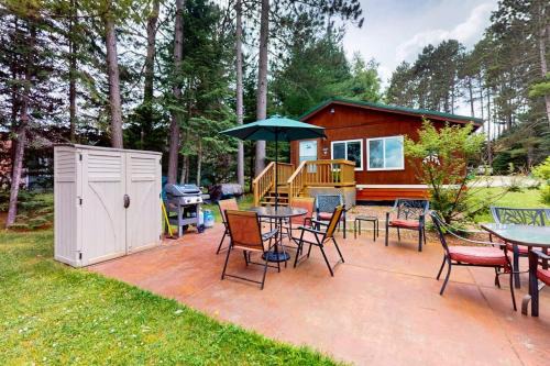 Eagle River House | Catfish Cottage B