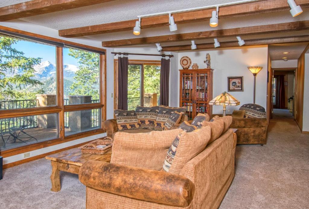 Windcliff Estates House | Cedar Lower Condominium 2 Bedroom condo
