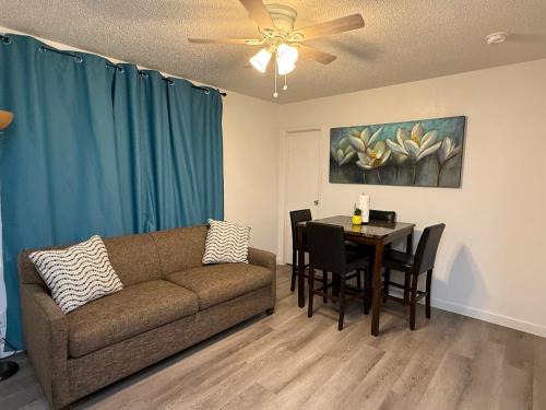 Las Vegas Apartment | Central Apt 8 Min to Las Vegas Strip - Free Parking
