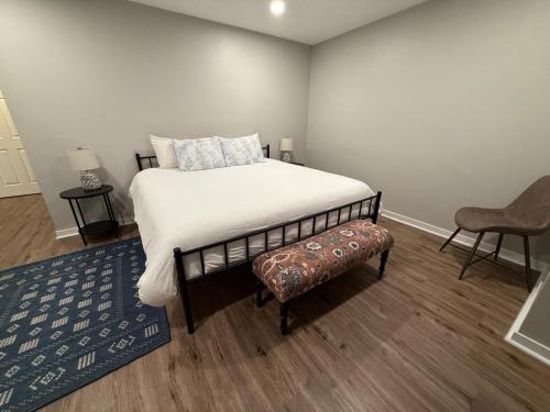 South Central Omaha Apartment | Central to Zoo and Baxter Arena, Pet Friendly