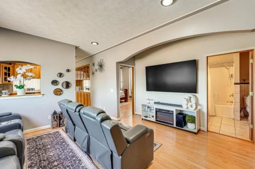 Comstock Park House | Centrally Located Condo Near Dtwn Grand Rapids