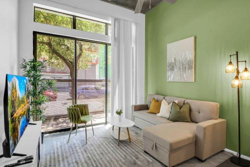 Evans Churchill Apartment | Centric 2BR In HEART of DTPHX Free Parking & Pool