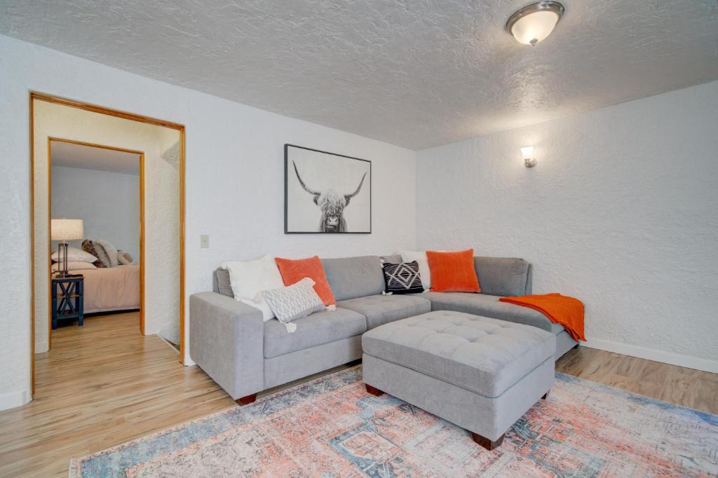 Bozeman Apartment | Charming and cozy downtown Bozeman 3 bedroom condo Walk to dinner and drinks