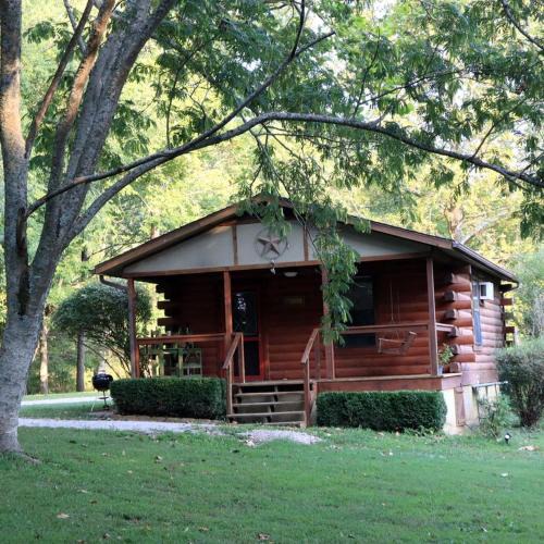 Eureka Springs House | Charming Cabin Rental Perfect for Couples in Carroll County, Arkansas