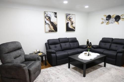 Dearborn Heights House | Charming, Central, Cozy Home - Ideal