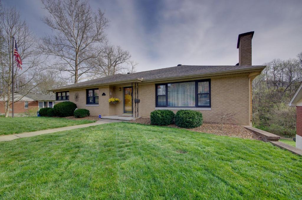 Jefferson City House | Charming Jefferson City Home: 2 Mi to Downtown!