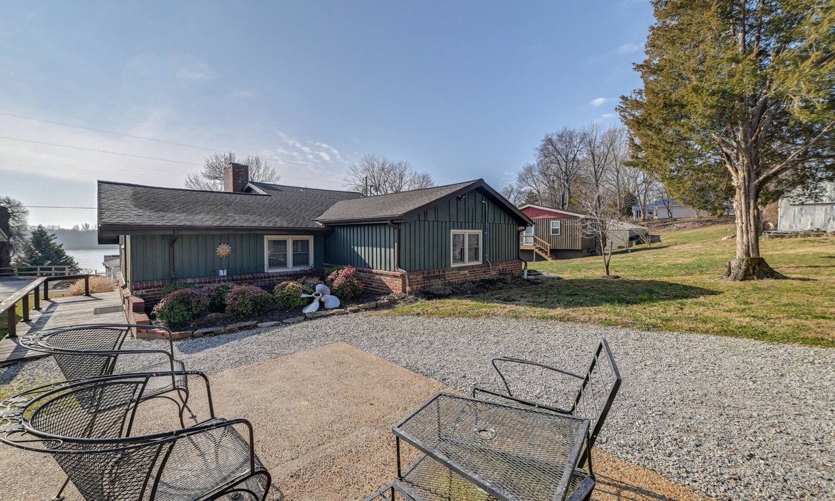 Cave-in-Rock House | Charming Ohio River Home with Water Views & Porch!
