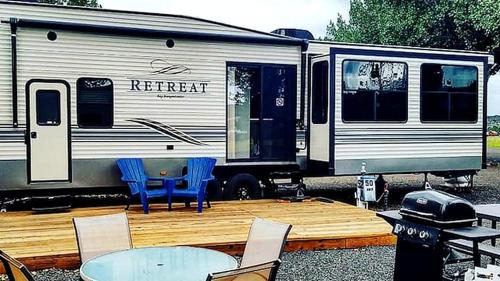 Williams House | Charming RV Suite with Loft & Firepit Near Williams, Arizona