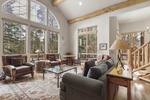 The Highlands House | Chateau at Dyer Trail
