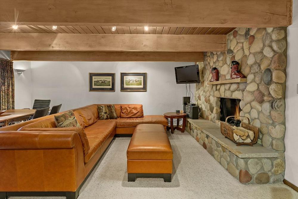 Aspen House | Chateau Dumont Unit 9, Downtown Condo with Cozy Living Area