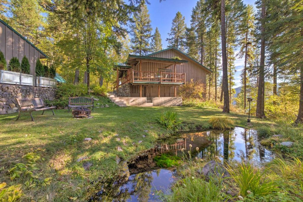 Whitefish House | Cheerful Cabin in the woods with lake views.