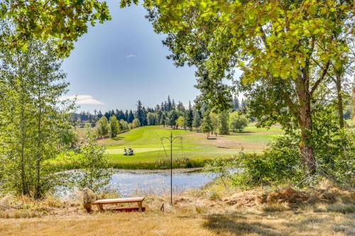 Chehalis House | Chehalis Getaway w/Golf Course View + Fire Pit!