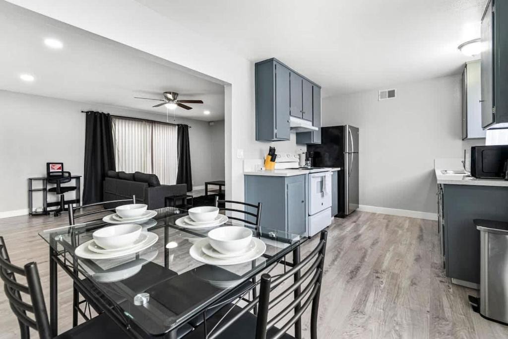 Las Vegas House | Chic 2-Bed Oasis Sleeps 6! Minutes From Strip!