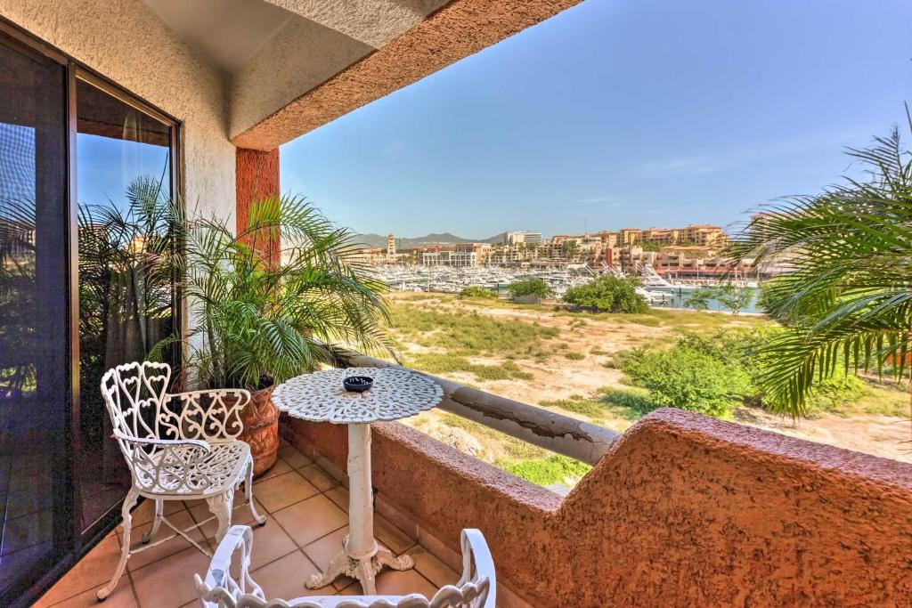 Centro House | Chic Cabo San Lucas Getaway < 2 Miles to Beaches!