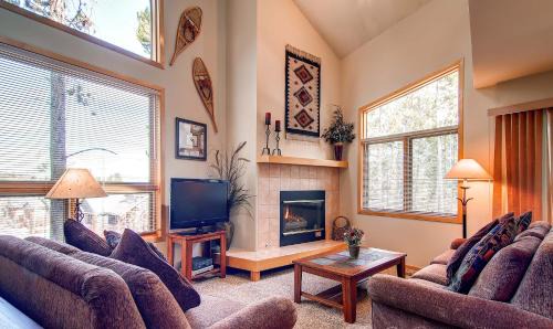 Four O'Clock House | Chimney Ridge 500 by Ski Country Resorts