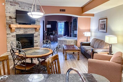 Wisconsin Dells House | Chula Vista Condos, 2341 and 2343