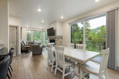 Lakeside Village Apartment | Clearwater Lofts #106 Building 3