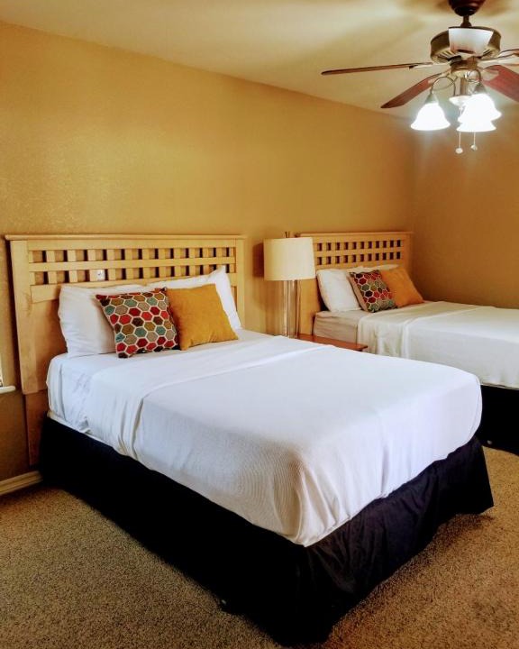 Paradise House | CLOSE TO STRIP, Very Private, GATED, Huge Floorplan, WIFI, Washer&Dryer