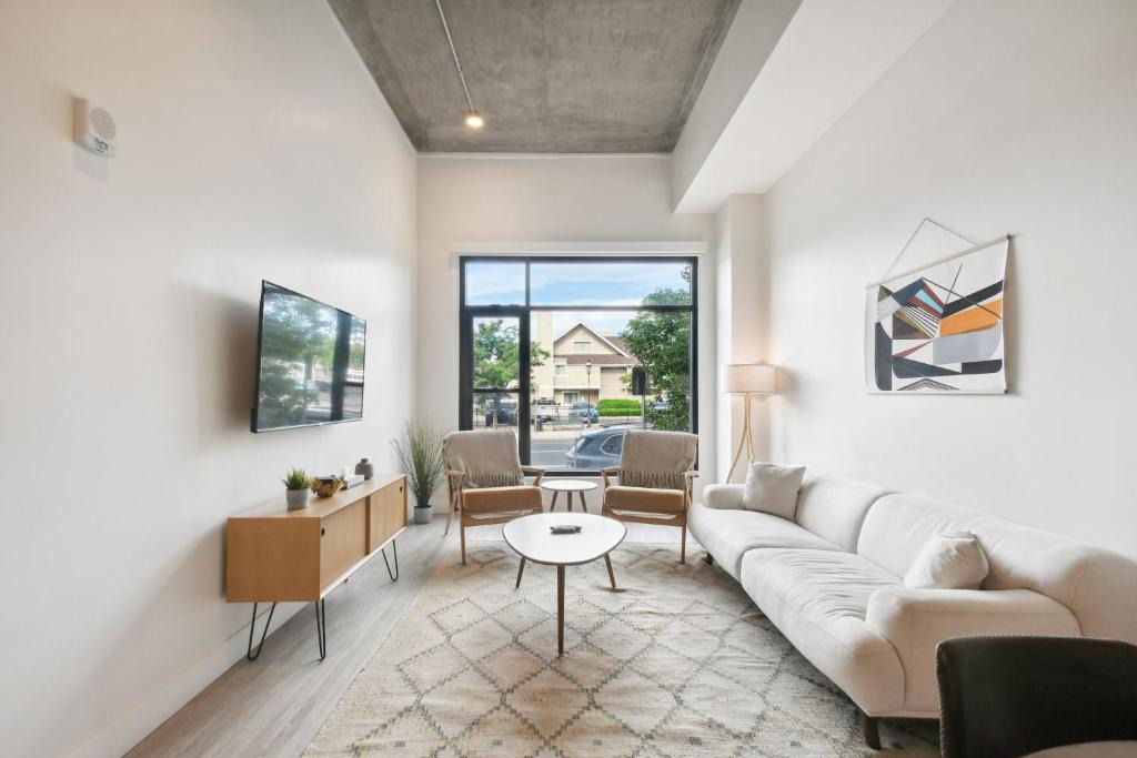 Highland House | Cloud Nine Retreat | Spacious 2BR LoHi Loft | ADA Access