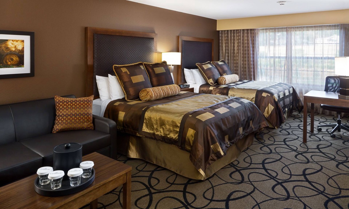 Pierre Hotel | Clubhouse Hotel & Suites Pierre