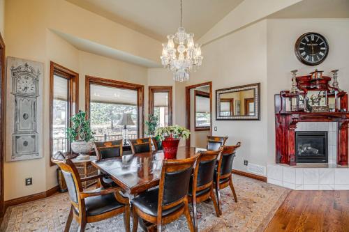 Mountain Shadows House | Colorado Springs Home ~ 4 Mi to Garden of the Gods