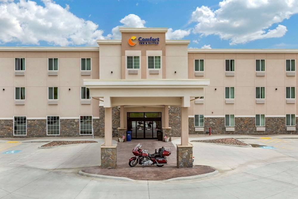 Hill City Hotel | Comfort Inn & Suites Near Mt. Rushmore