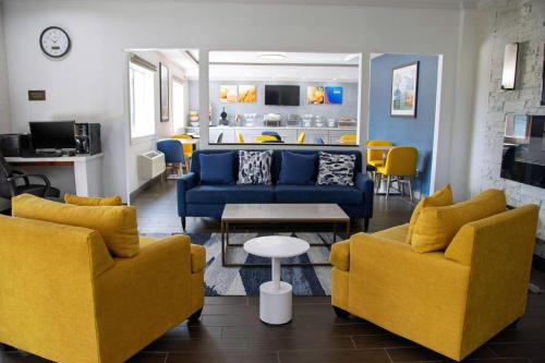 Coralville Hotel | Comfort Inn & Suites Coralville - Iowa City near Iowa River Landing