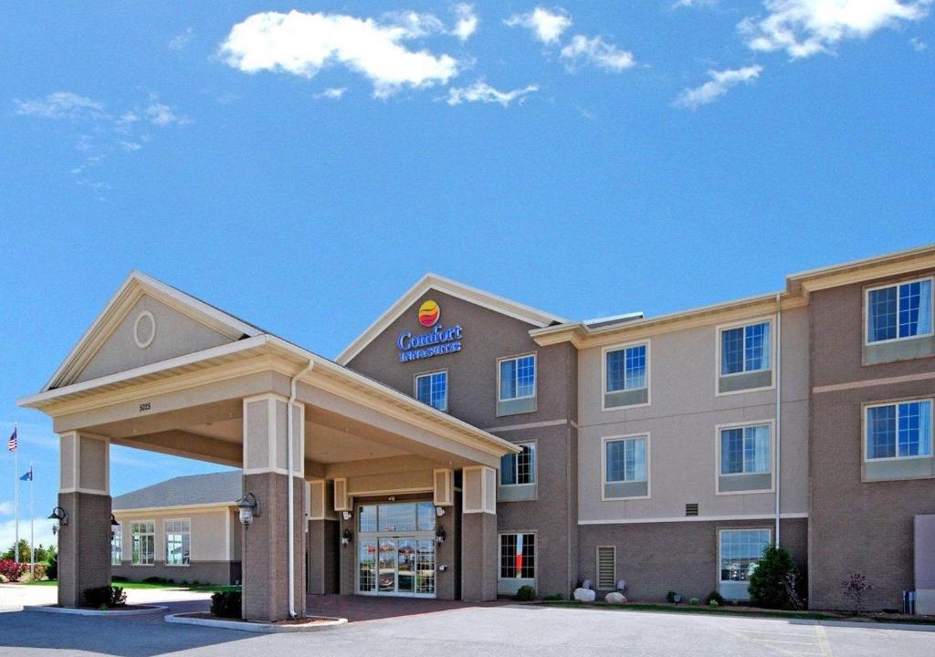 Morrisonville Hotel | Comfort Inn & Suites Madison North