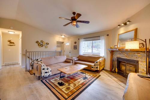 Woodland Park House | Comforting Woodland Park Home with Fire Pit!