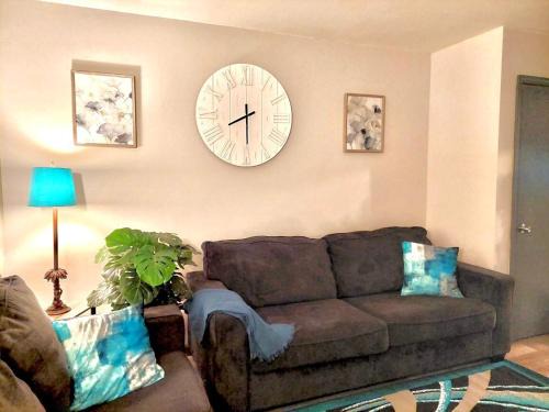 Columbia House | Comfy Home~Teal Feel~Sleeps 8