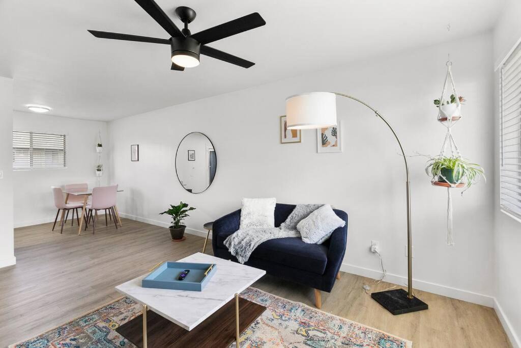 Camelback East Apartment | Contemporary Condo in Central Biltmore