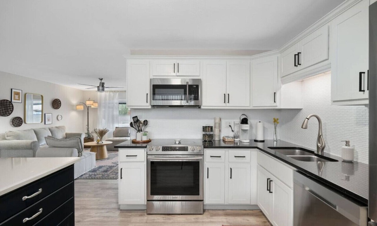 Scottsdale Estates Six House | Continental Home | 4BR | Scottsdale