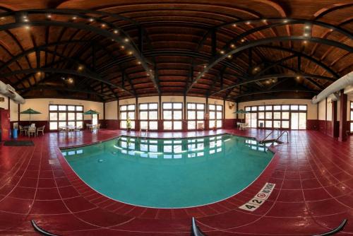 Black River Falls Hotel | Coratel Inn & Suites by Jasper Black River Falls, WI