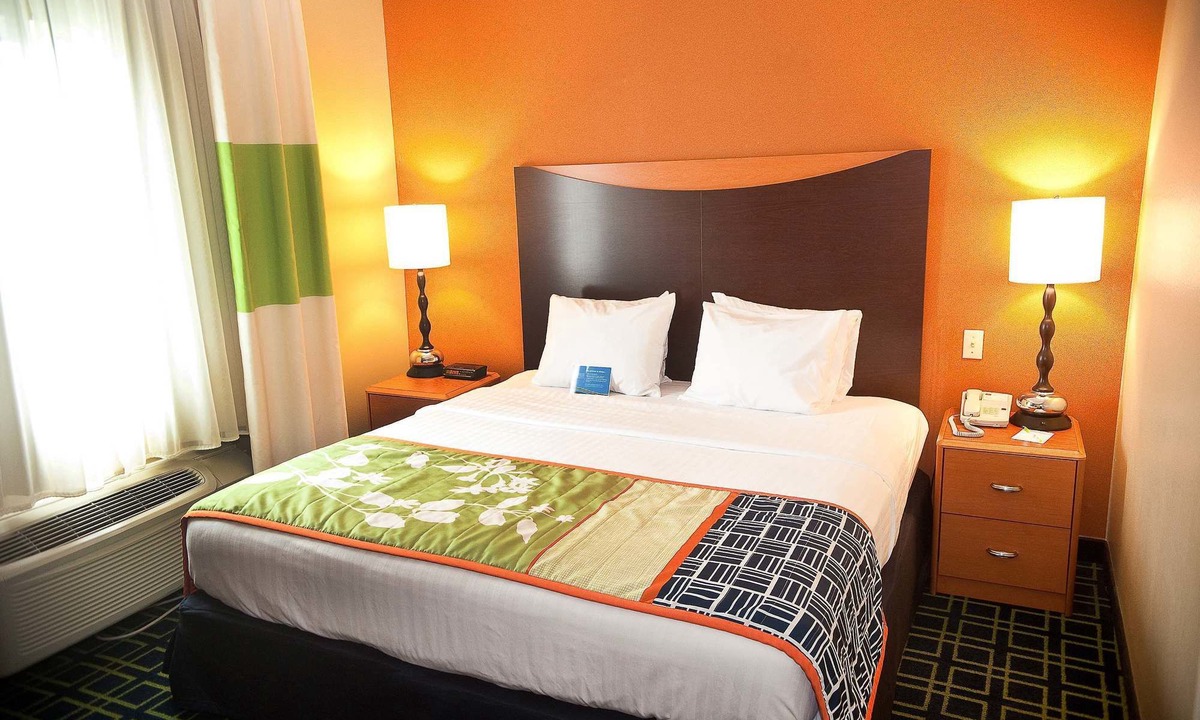 Brookings Hotel | Country Inn & Suites by Radisson, Brookings, SD