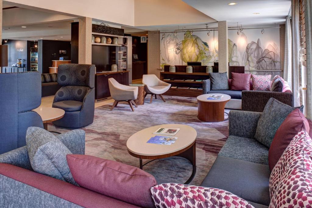 Clive Hotel | Courtyard Des Moines West/Clive