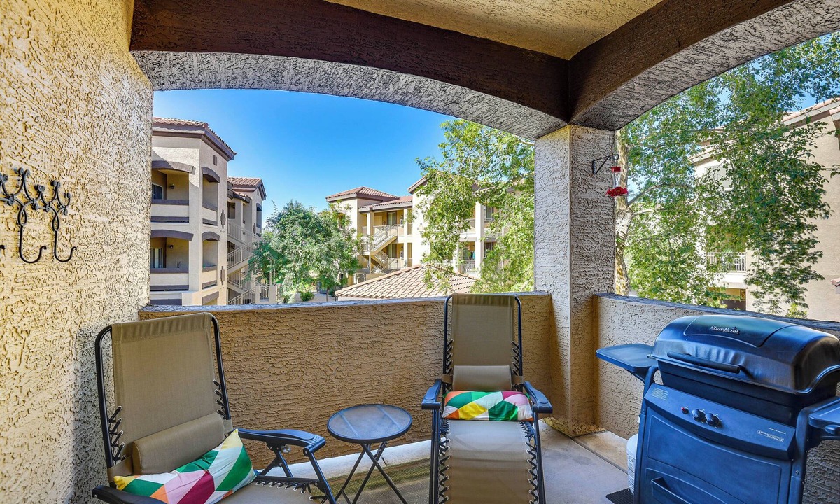 Parkwood Ranch Condo | Coyote Landing Gem w/Patio & Pool Access in Mesa