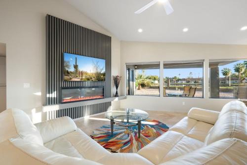 Pioneer Estates II House | Cozy 2BR Home Fire Pit Grill Golf Course Views