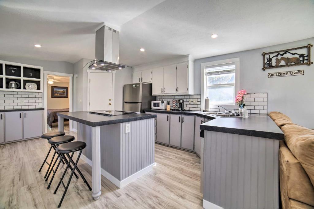Ashton House | Cozy Ashton Abode w/Yard - Near Park & Pool!