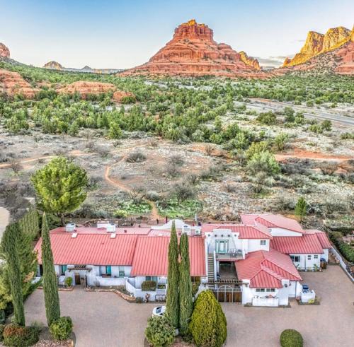 Oak Creek Bed & Breakfast | Cozy Cactus Inn